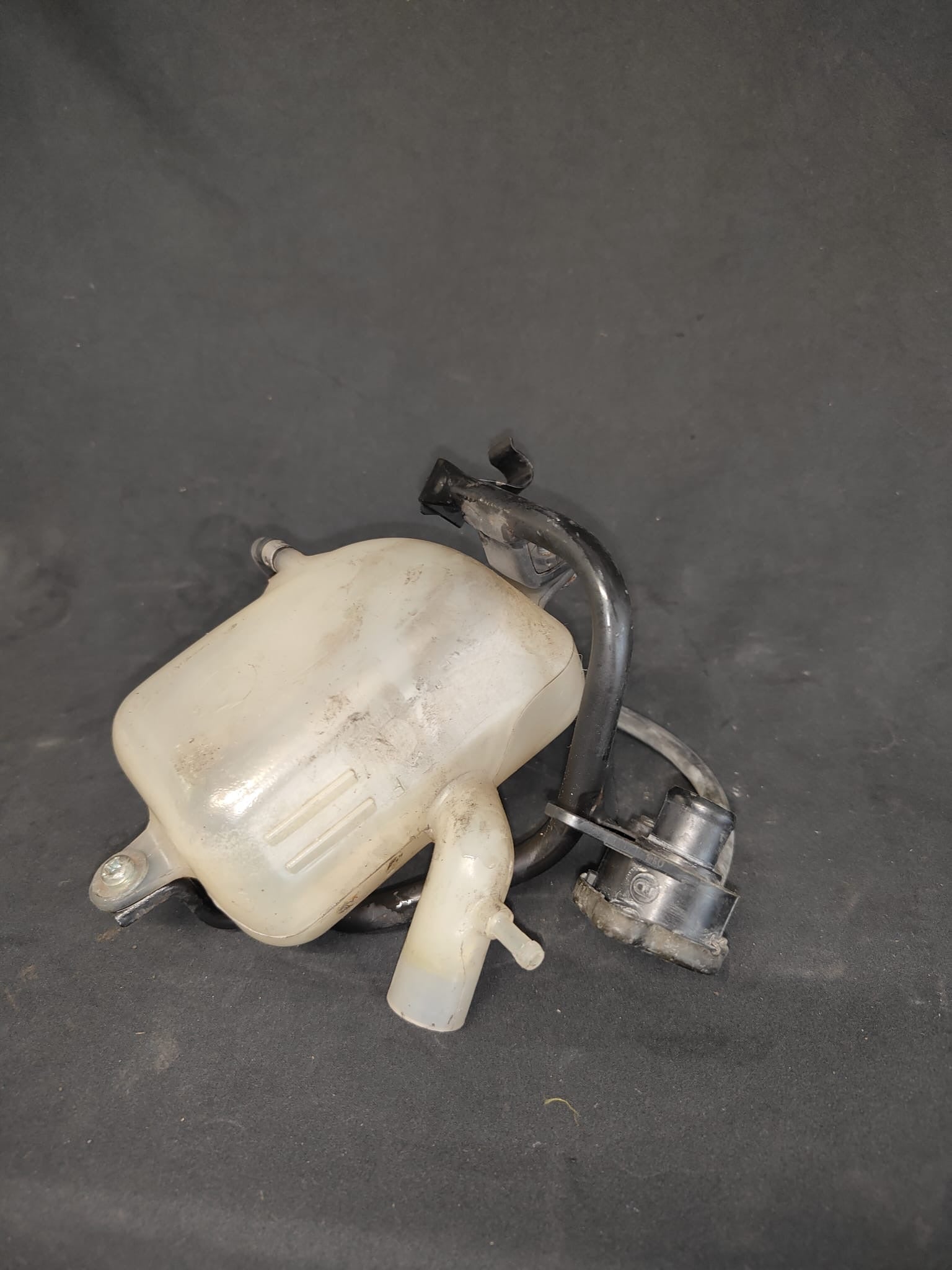 Vaschetta Liquido Raffreddamento Suzuki Burgman 400 2001