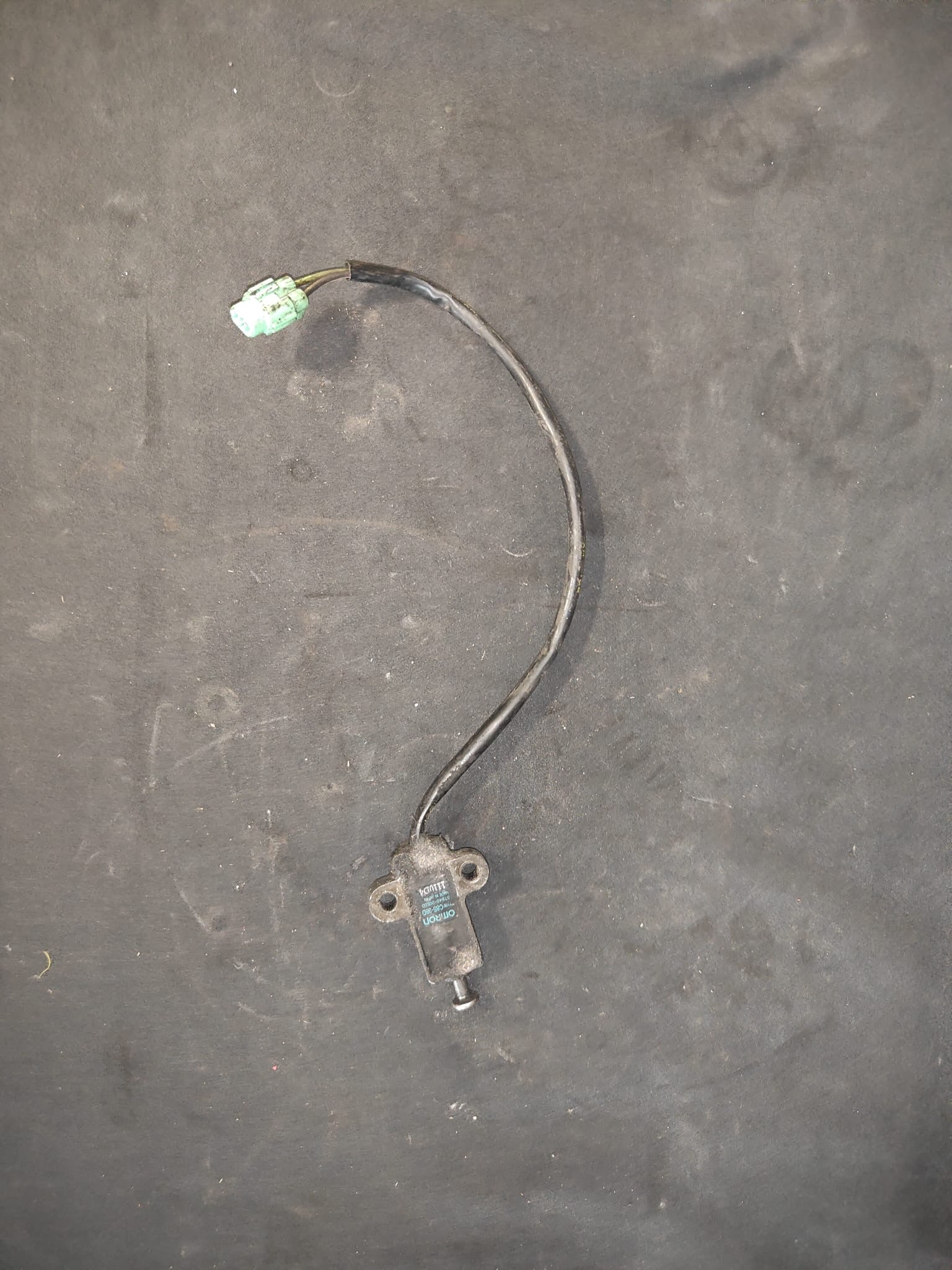 Sensore cavalletto Suzuki Burgman 400 - vista frontale con connettore