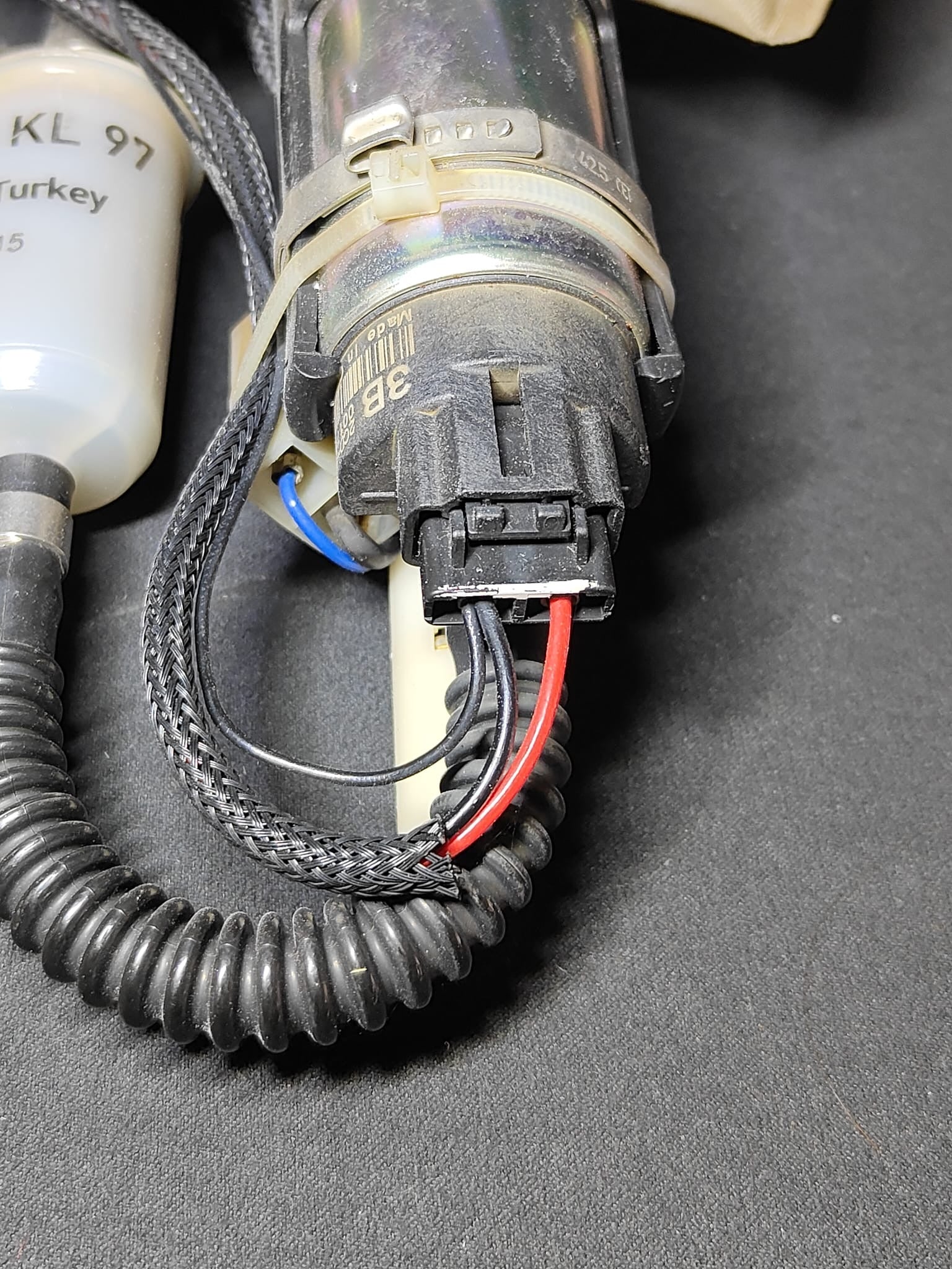 Pompa carburante Ducati Streetfighter 848 - dettaglio connettore