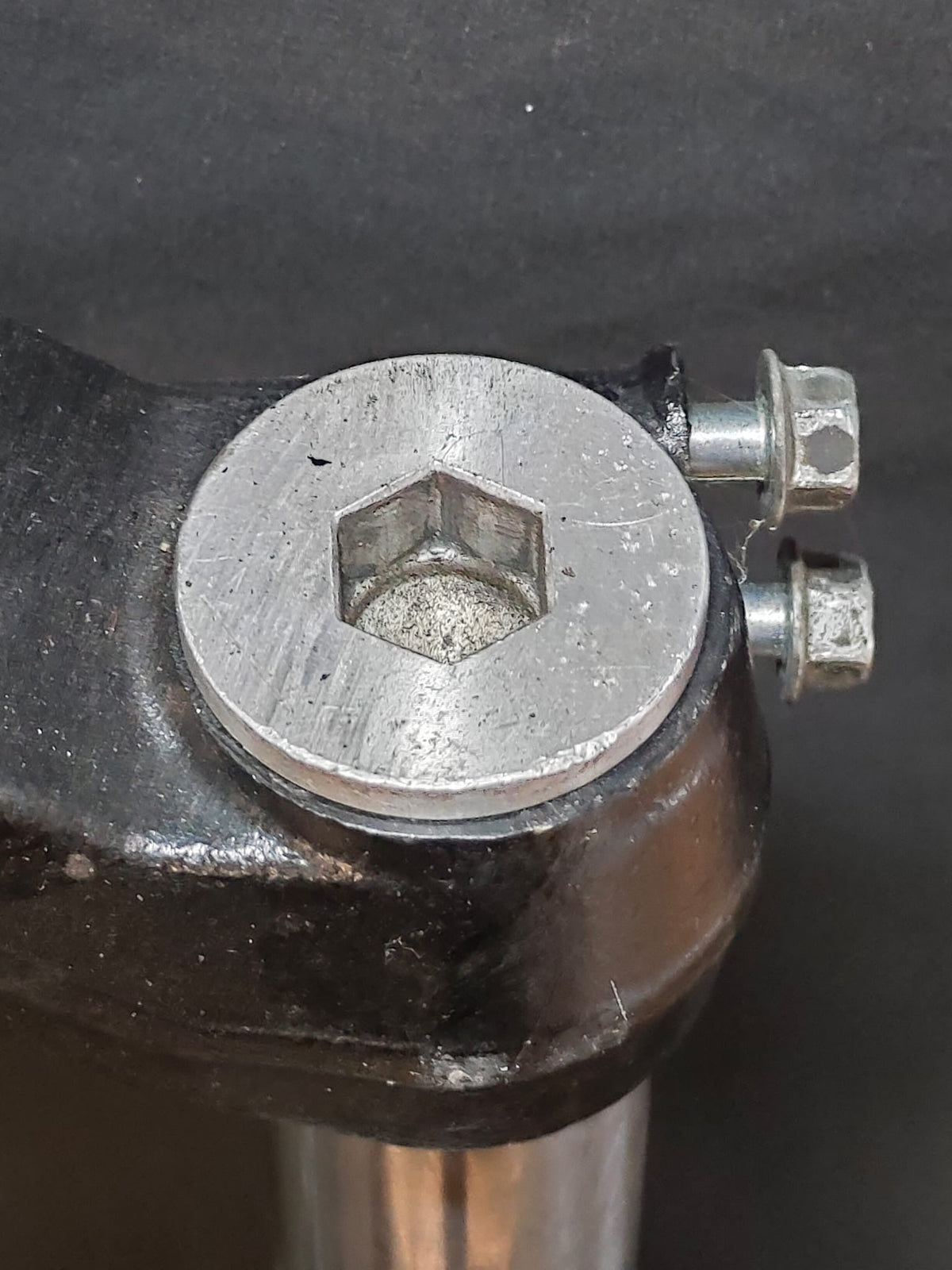Forcella Burgman 400 - dettaglio fodero